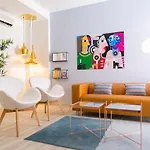 \'Montano Four\' Center By Ele Apartments